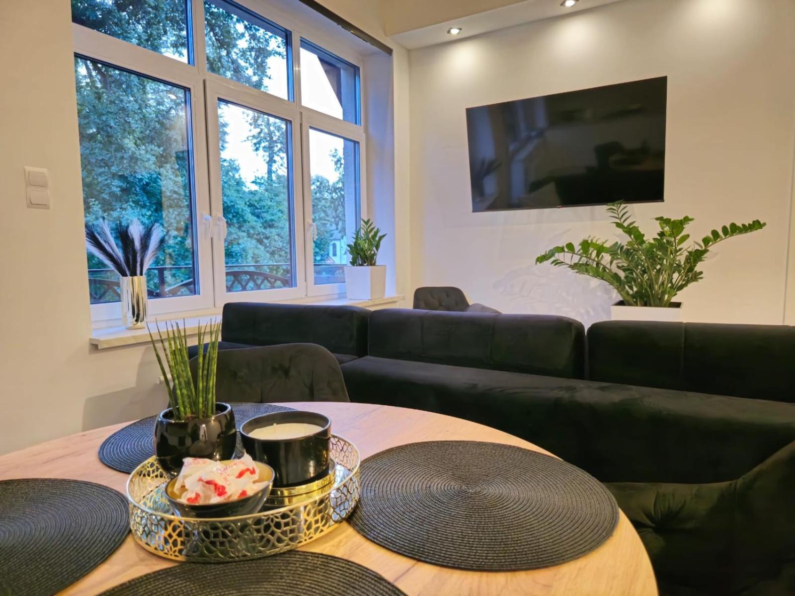 Wyjatkowy Apartament W Miliczu Экстерьер фото